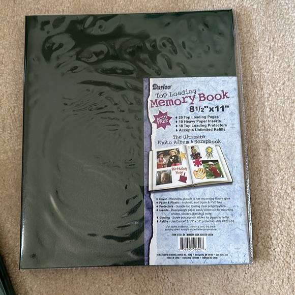 NEW: 2 scrapbooks, 4 kits of jumbo cut-out scrapbook pages and free paper pizazz - Picture 6 of 16